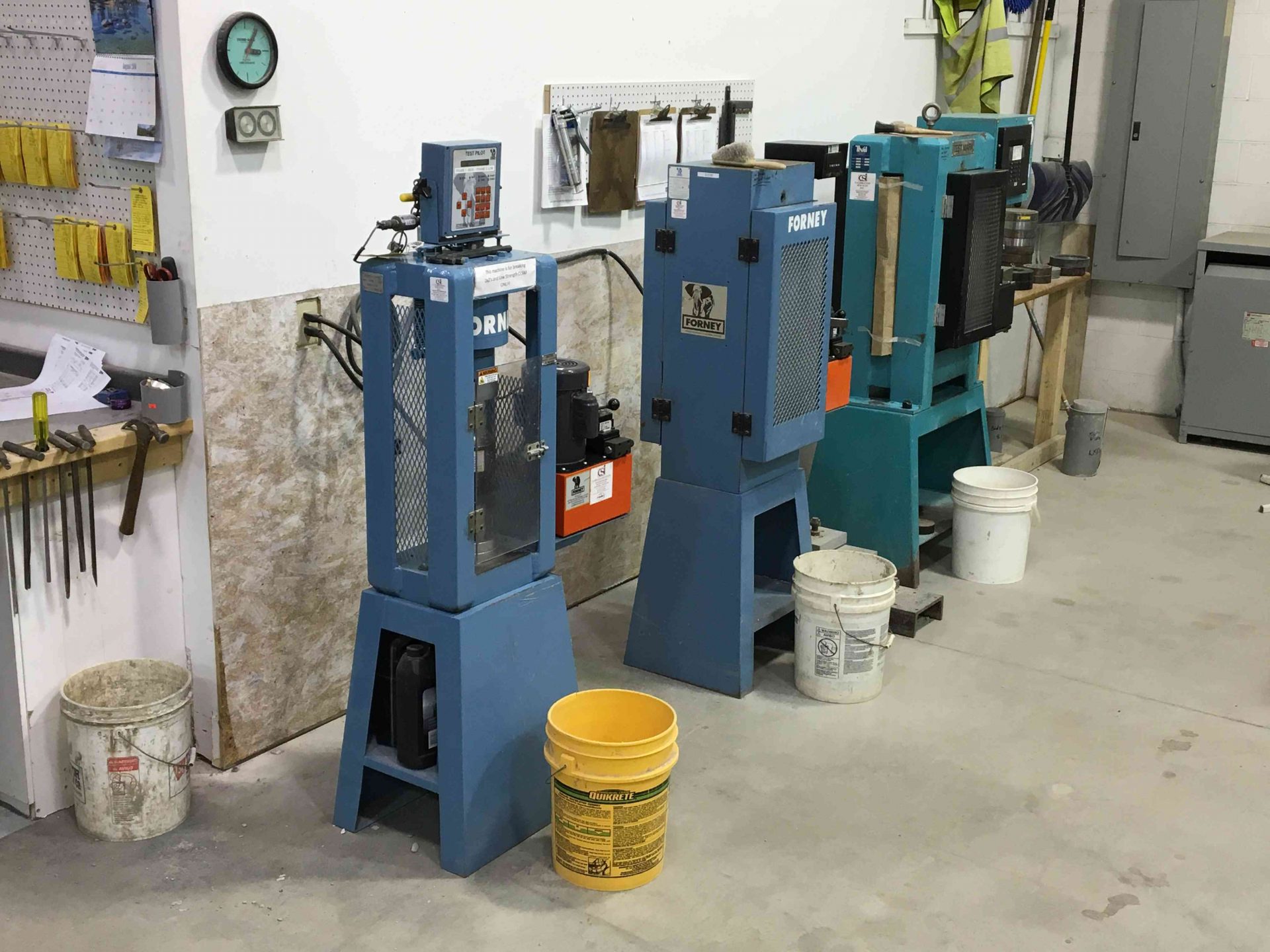 compressive strength testing equipment